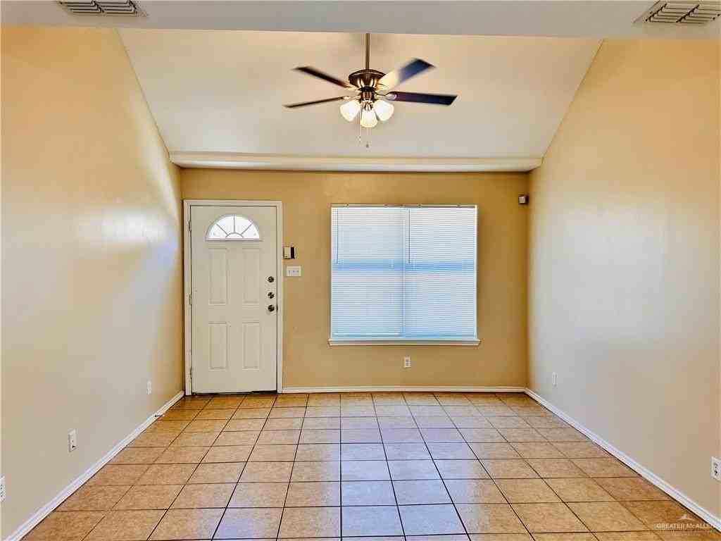 2105 W Western Dr #2 - Photo 6 of 12