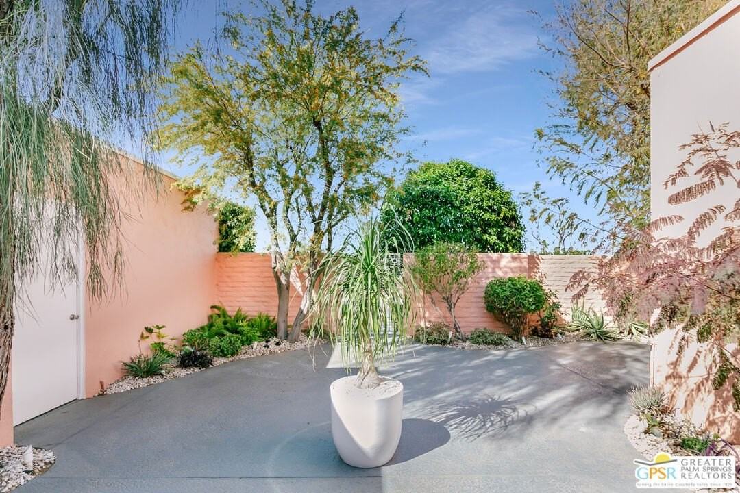 47075 Marrakesh Dr - Photo 6 of 50