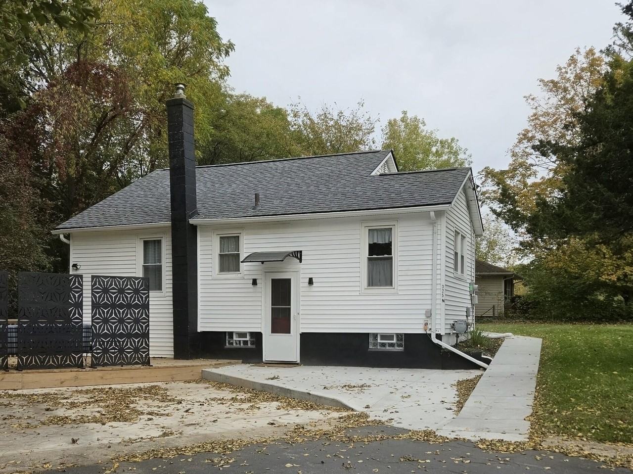 325 N Kendall Ave - Photo 2 of 19
