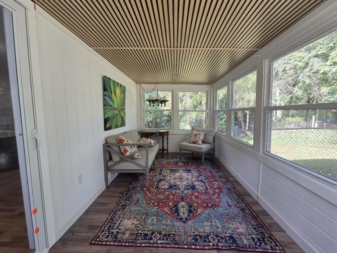 325 N Kendall Ave - Photo 7 of 19