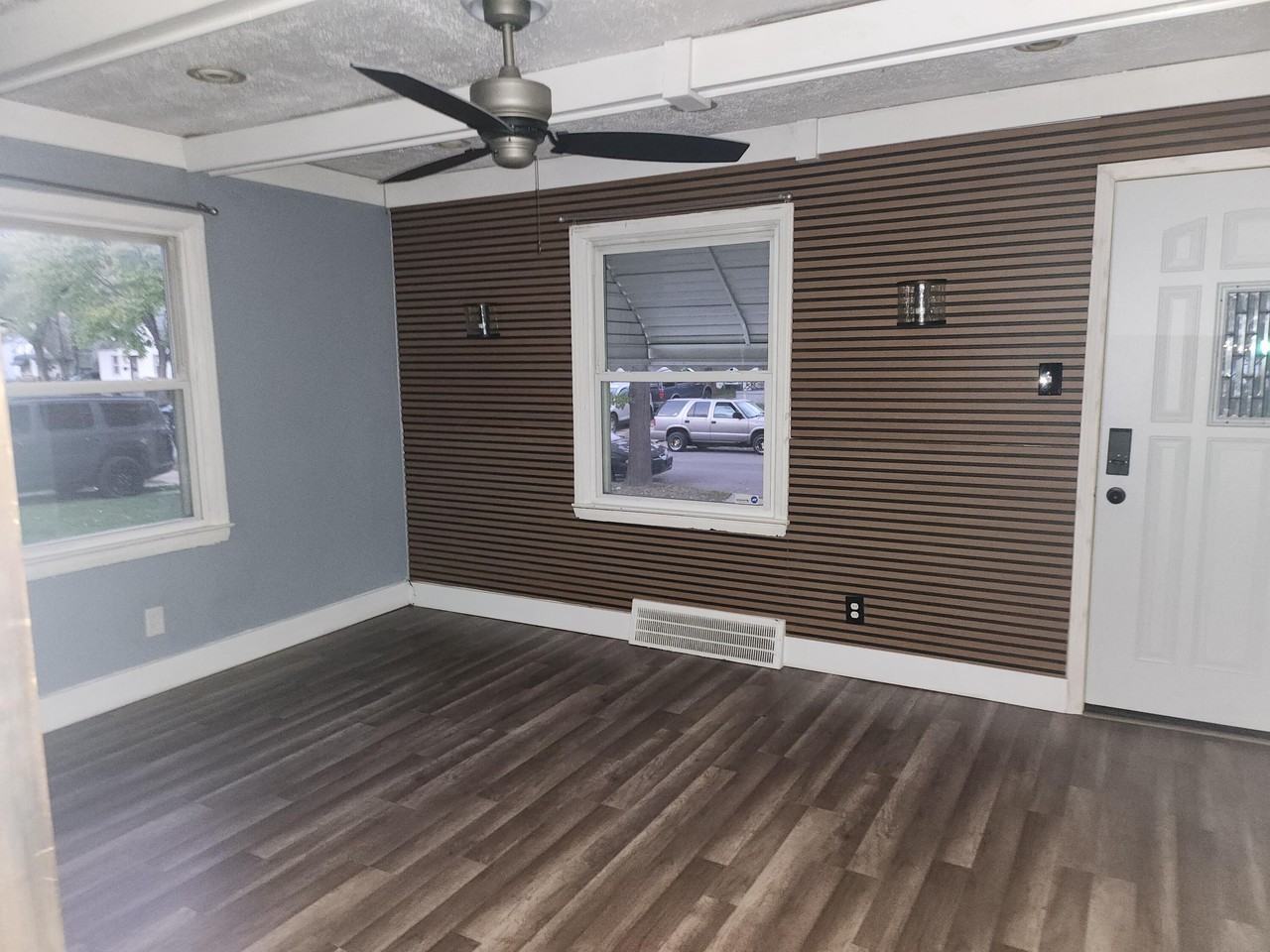 20219 Fenmore St - Photo 5 of 13
