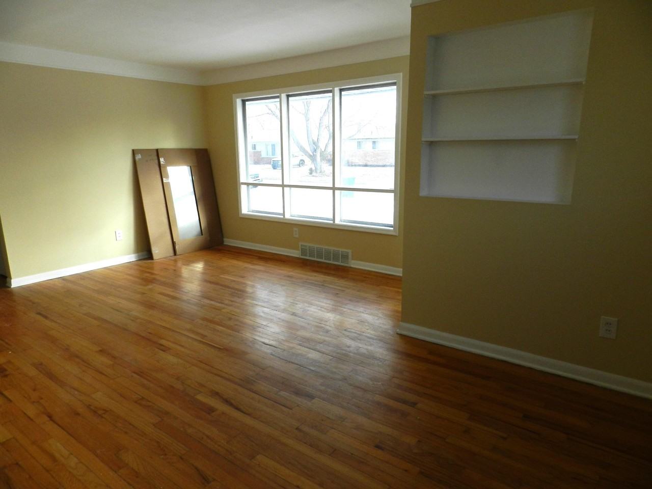 980 Nash Ave - Photo 3 of 15