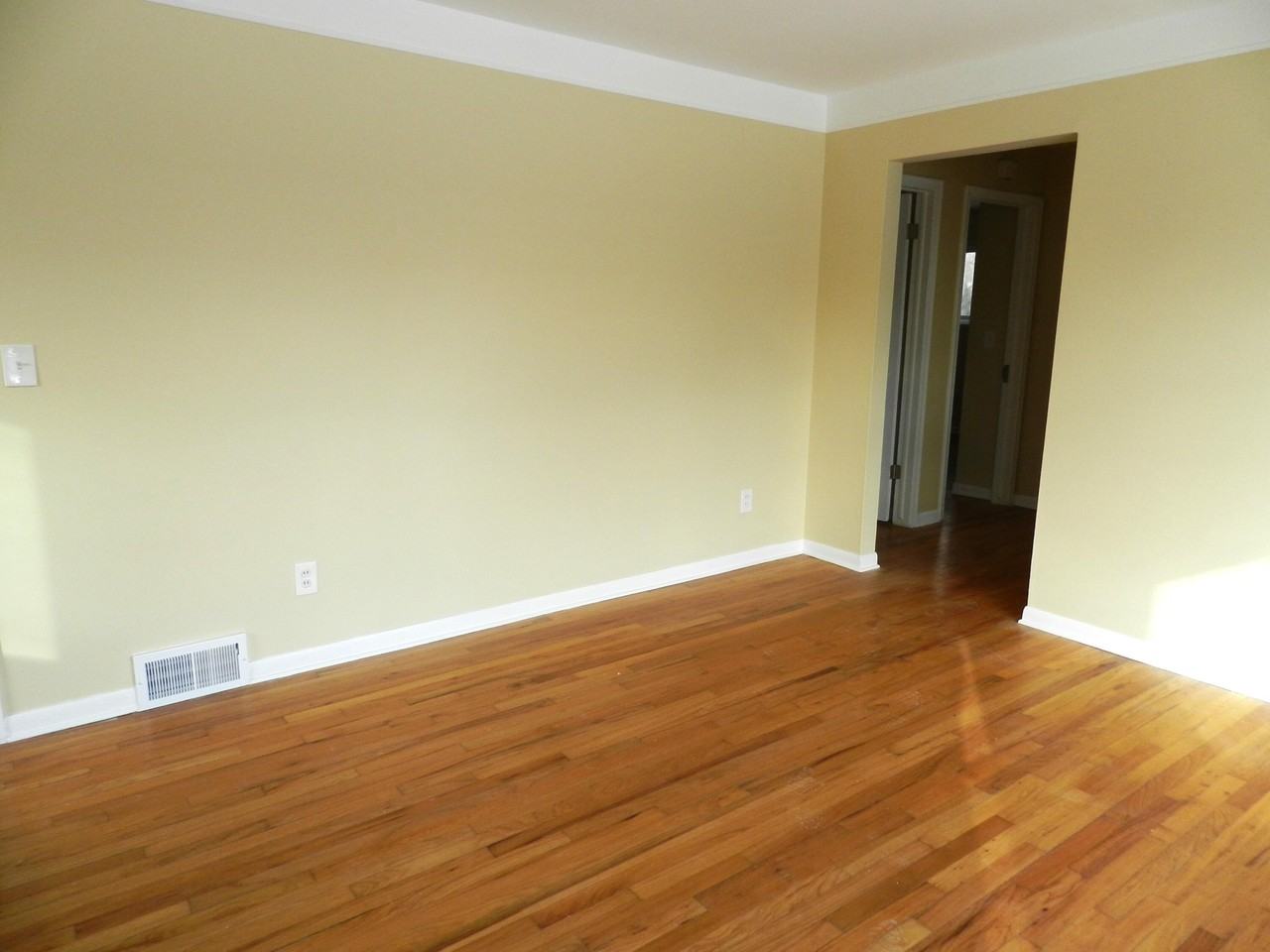 980 Nash Ave - Photo 4 of 15