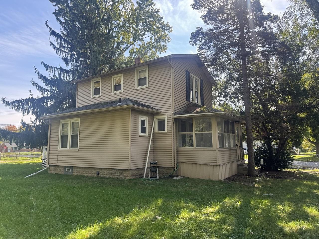 28704 Aberdeen St - Photo 3 of 20