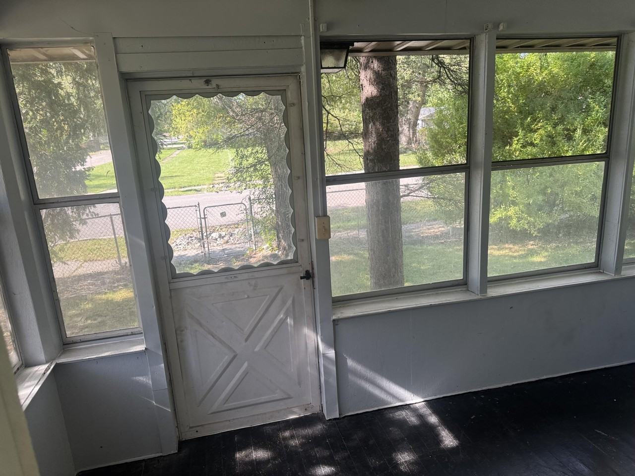 28704 Aberdeen St - Photo 4 of 20