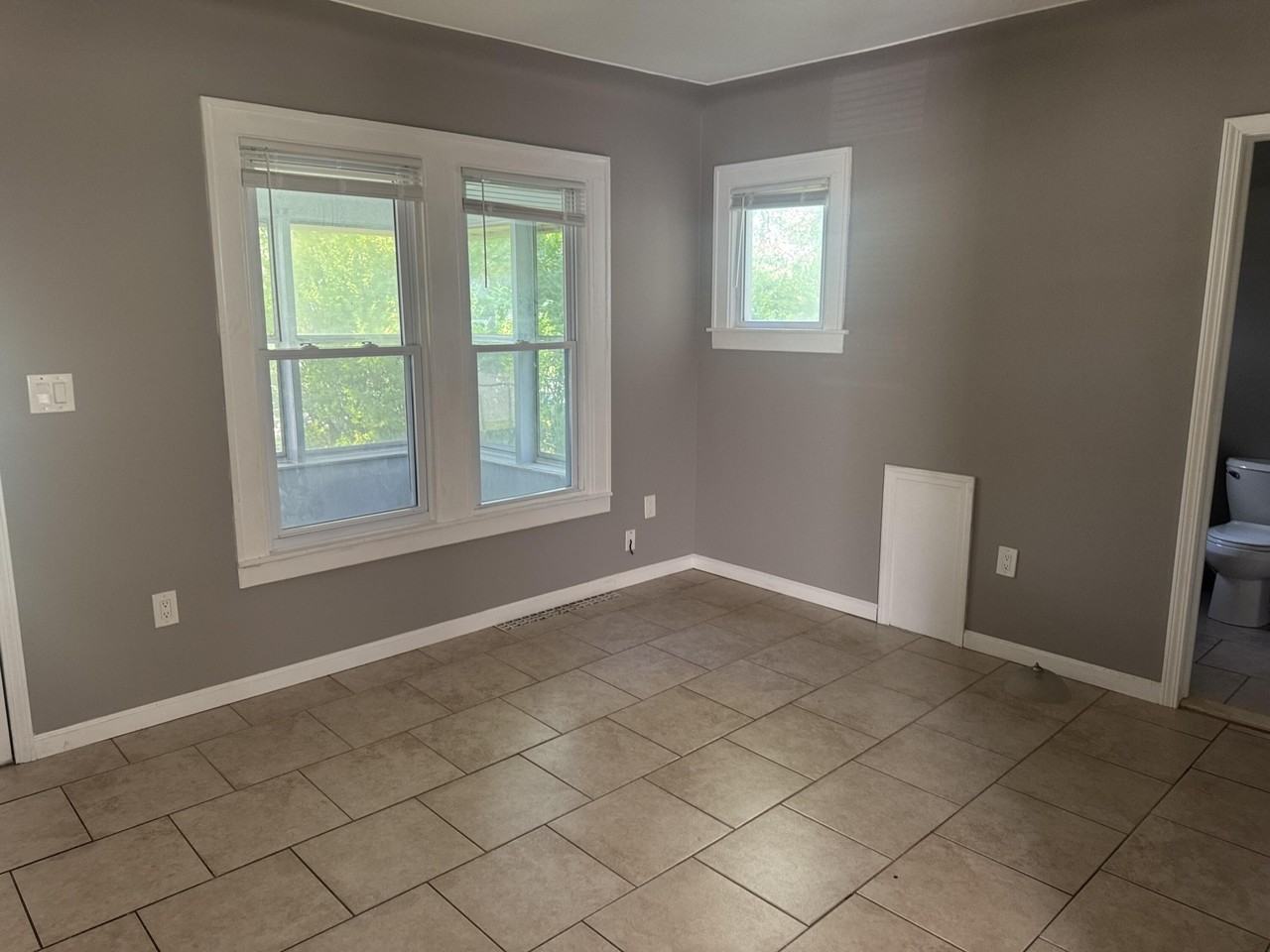 28704 Aberdeen St - Photo 5 of 20
