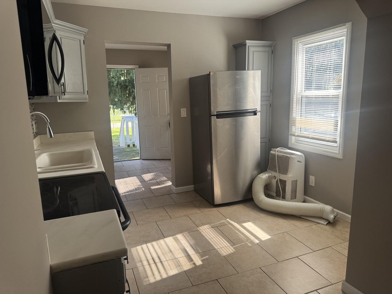 28704 Aberdeen St - Photo 7 of 20