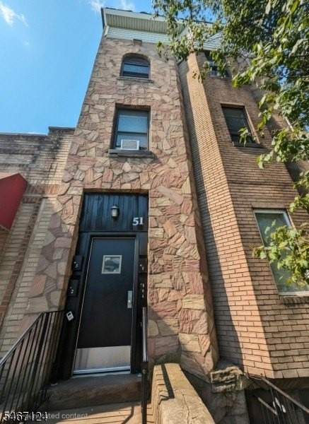 51 E Kinney St #3 - Photo 2 of 15