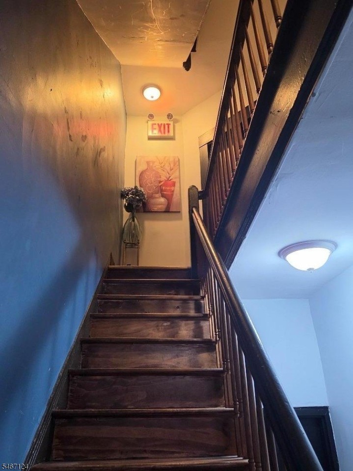 51 E Kinney St #3 - Photo 3 of 15