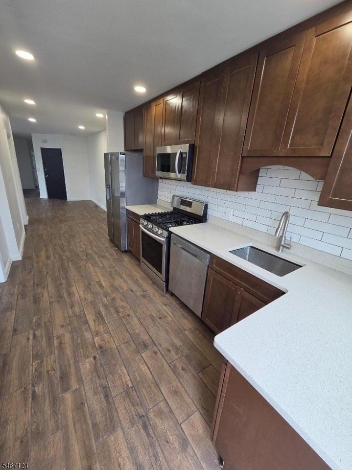 51 E Kinney St #3 - Photo 7 of 15