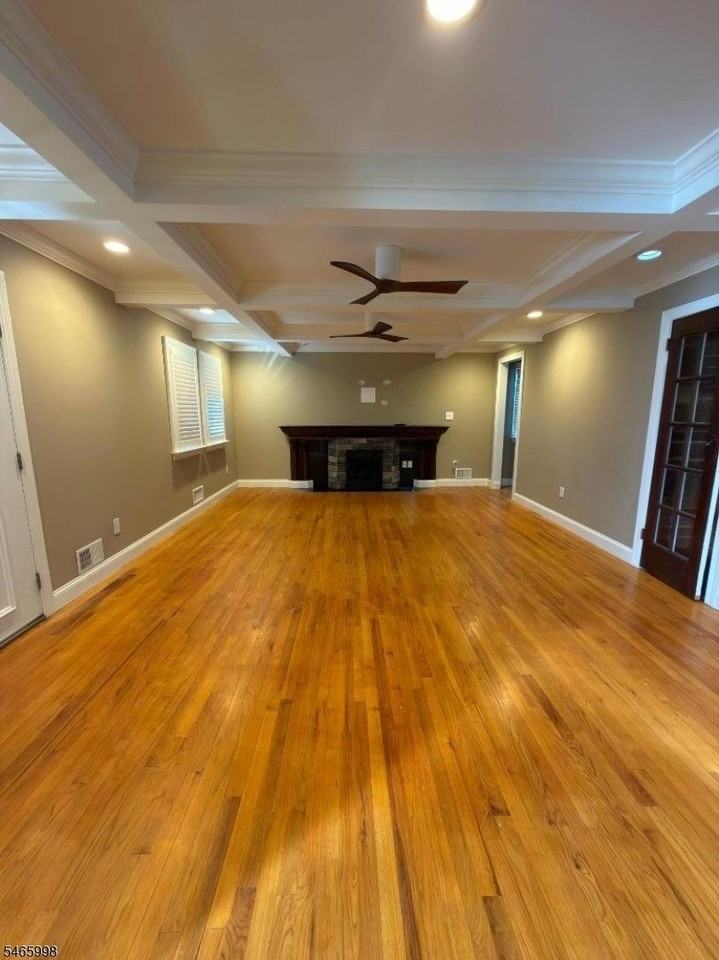 140 Coolidge Ave - Photo 5 of 17