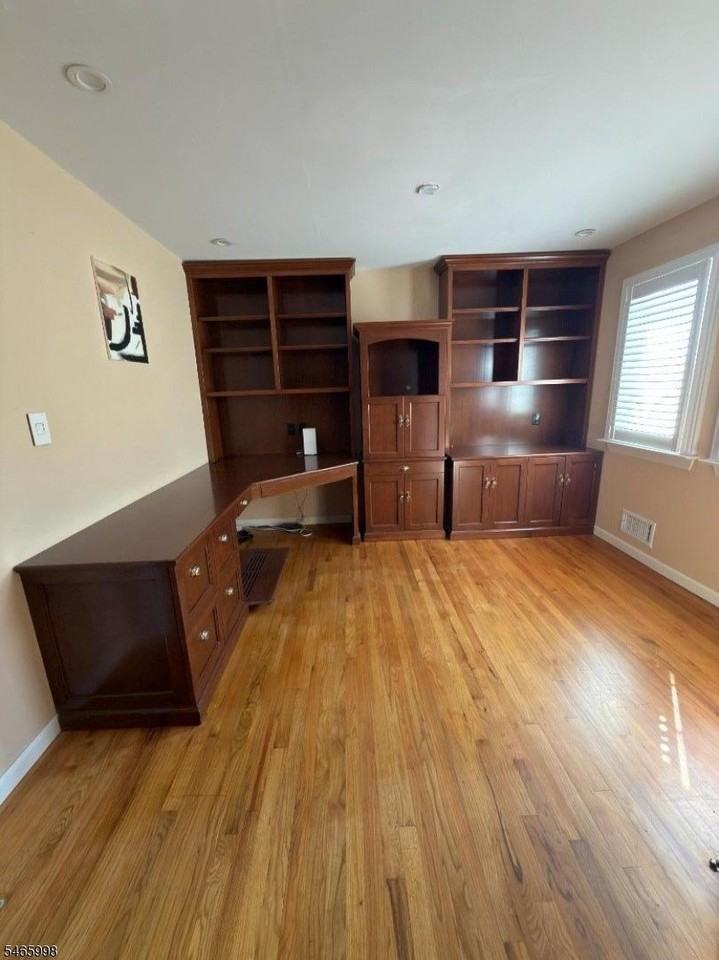 140 Coolidge Ave - Photo 6 of 17