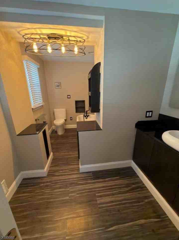 140 Coolidge Ave - Photo 7 of 17