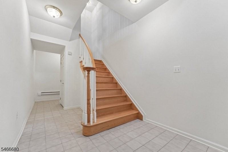 204 Edmonton Ct - Photo 4 of 25