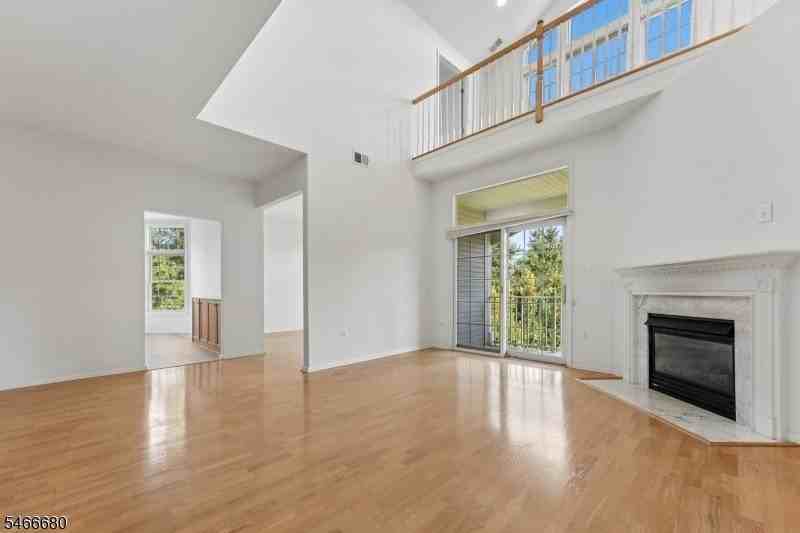 204 Edmonton Ct - Photo 7 of 25