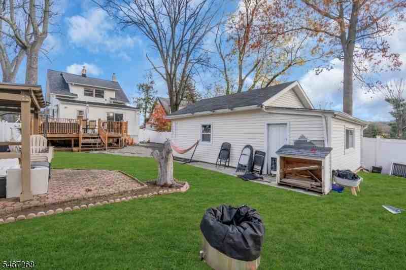 18 Belle Terre Rd - Photo 5 of 9