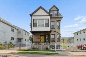 featured image of 83 Nagle St