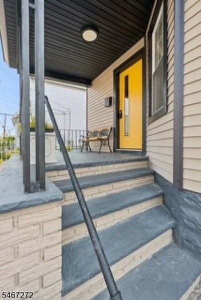 83 Nagle St - Photo 3 of 15
