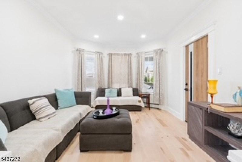 83 Nagle St - Photo 7 of 15