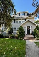 featured image of 218 Park St #2