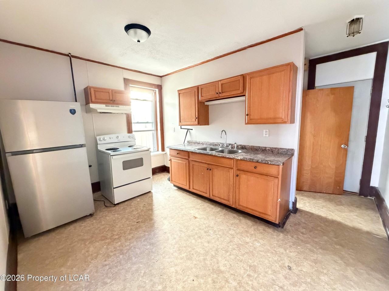 821 Mill St #2 - Photo 3 of 12