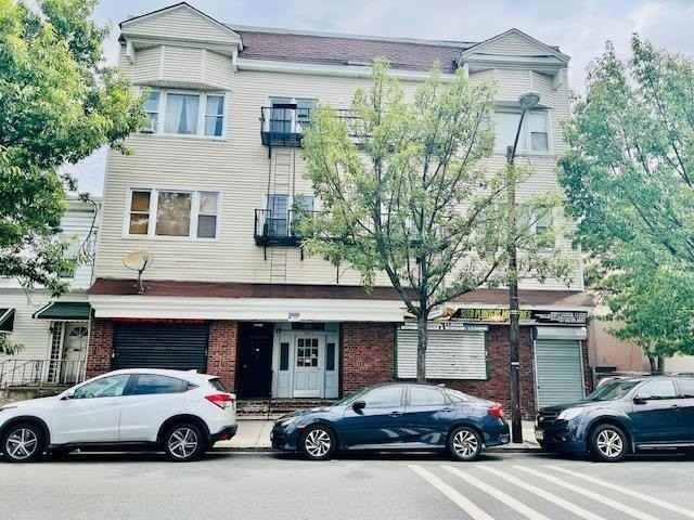 120 Danforth Ave #2
