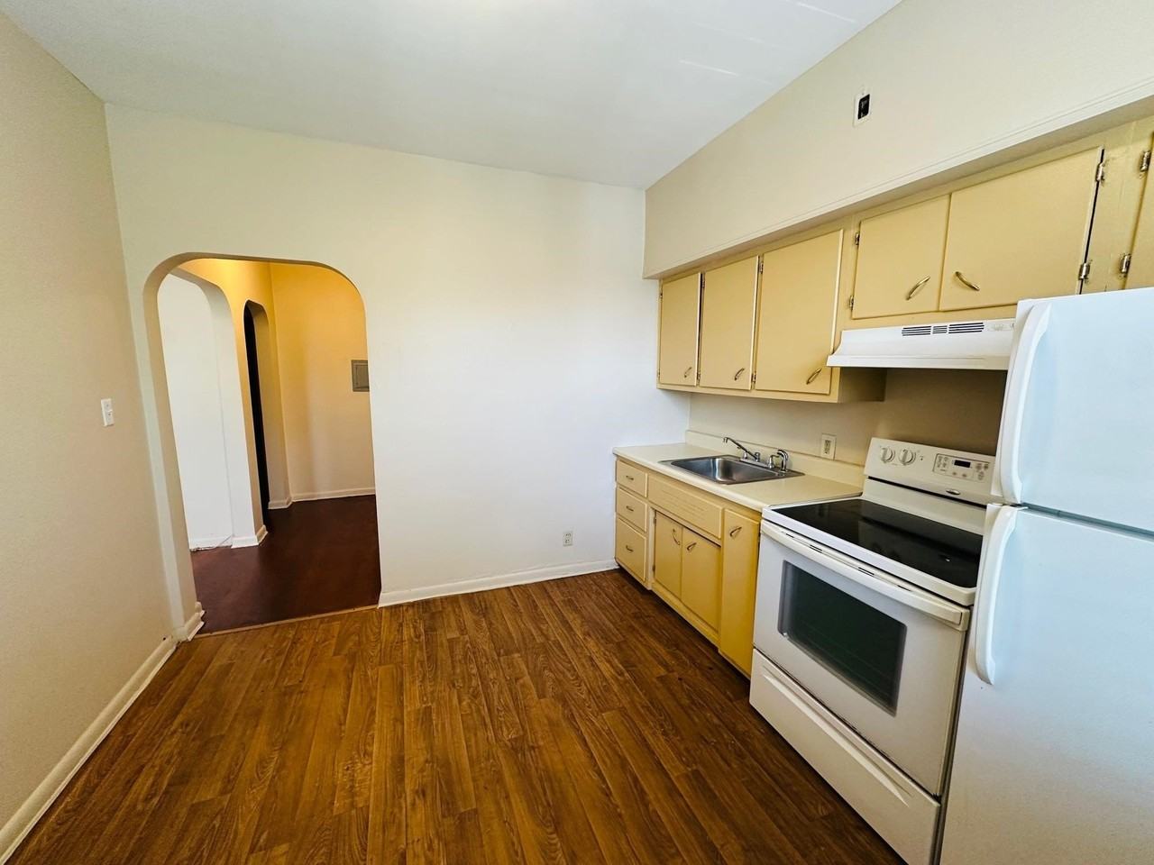 120 Danforth Ave #2 - Photo 6 of 15