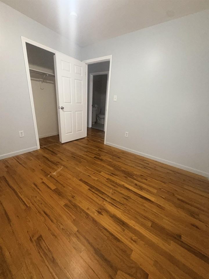 59 Atlantic St - Photo 7 of 18