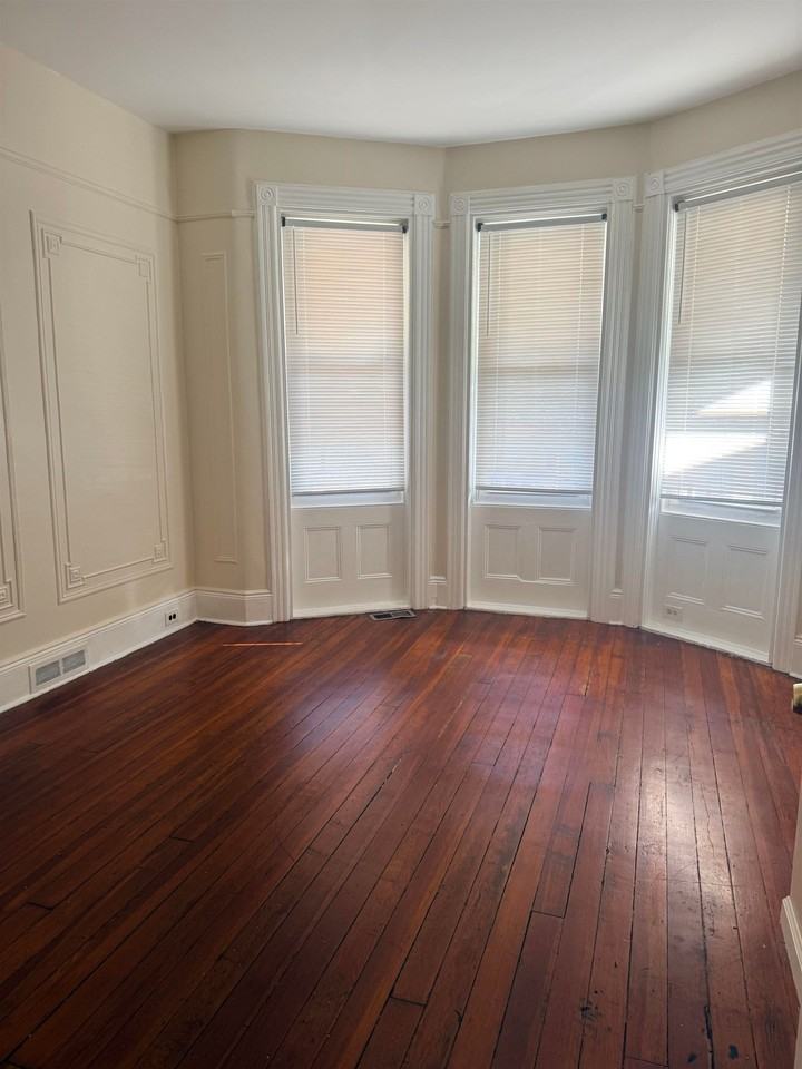 169 Winfield Ave #1 - Photo 3 of 19