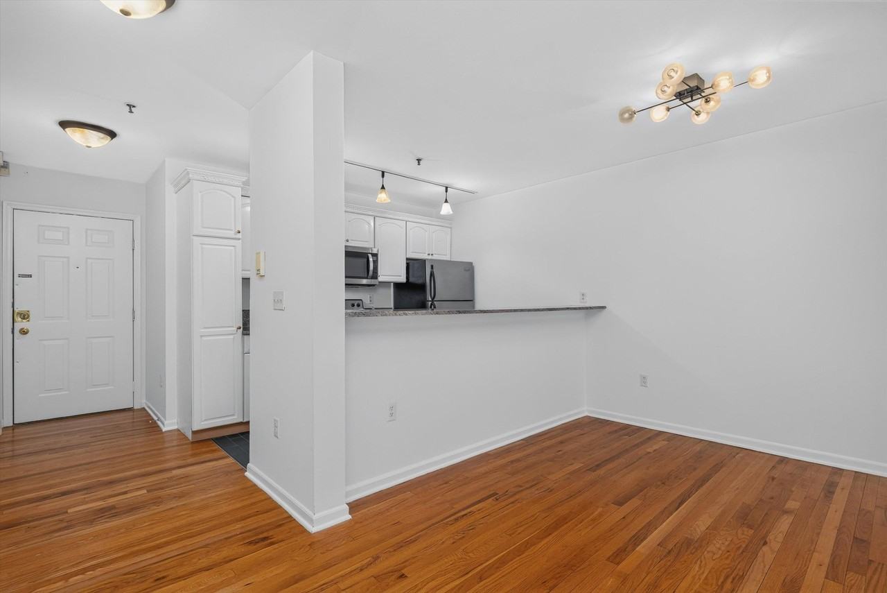 312 Madison St #2A - Photo 3 of 20