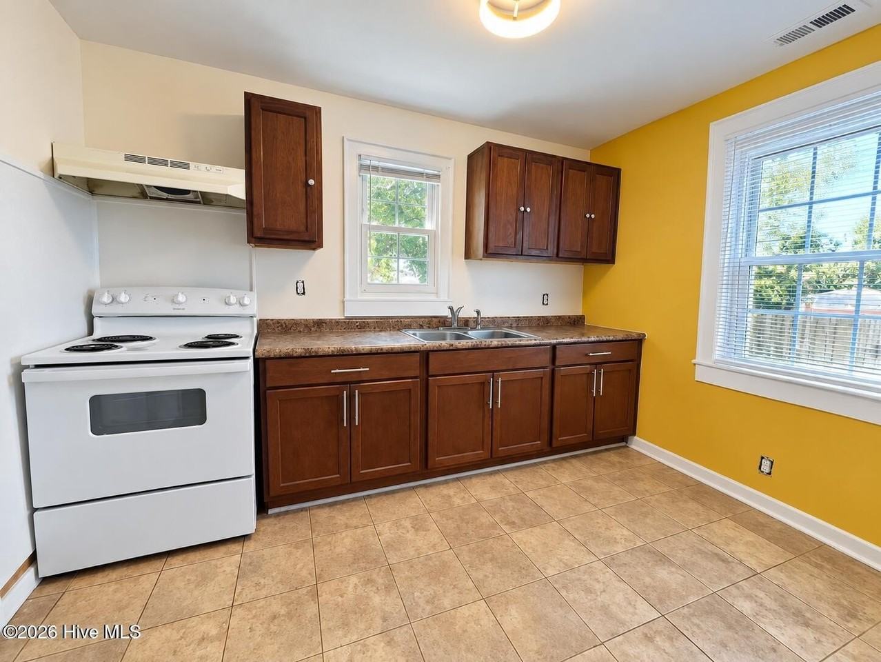1115 S 9th St - Photo 7 of 10