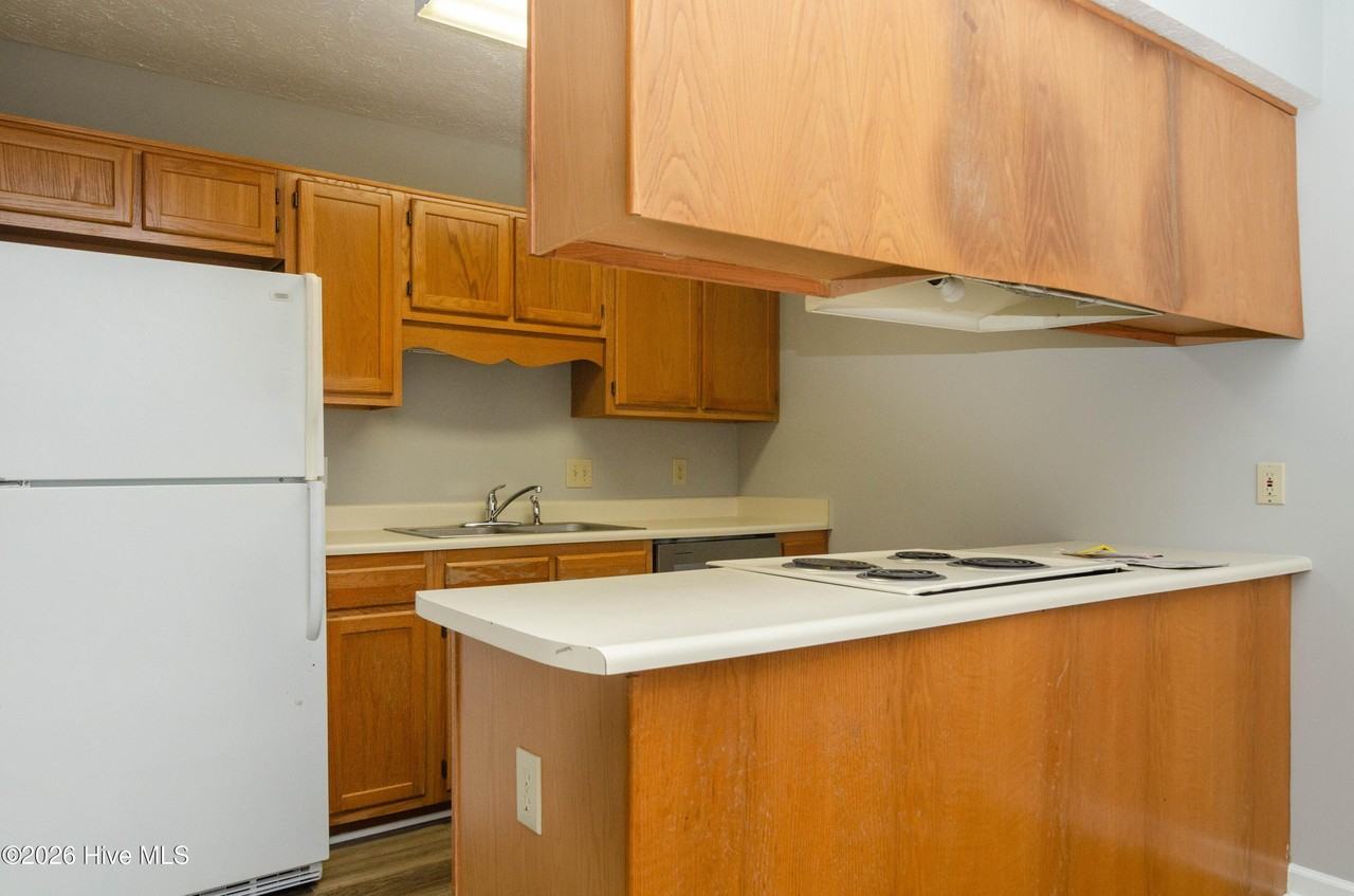 2422 White Rd - Photo 7 of 20