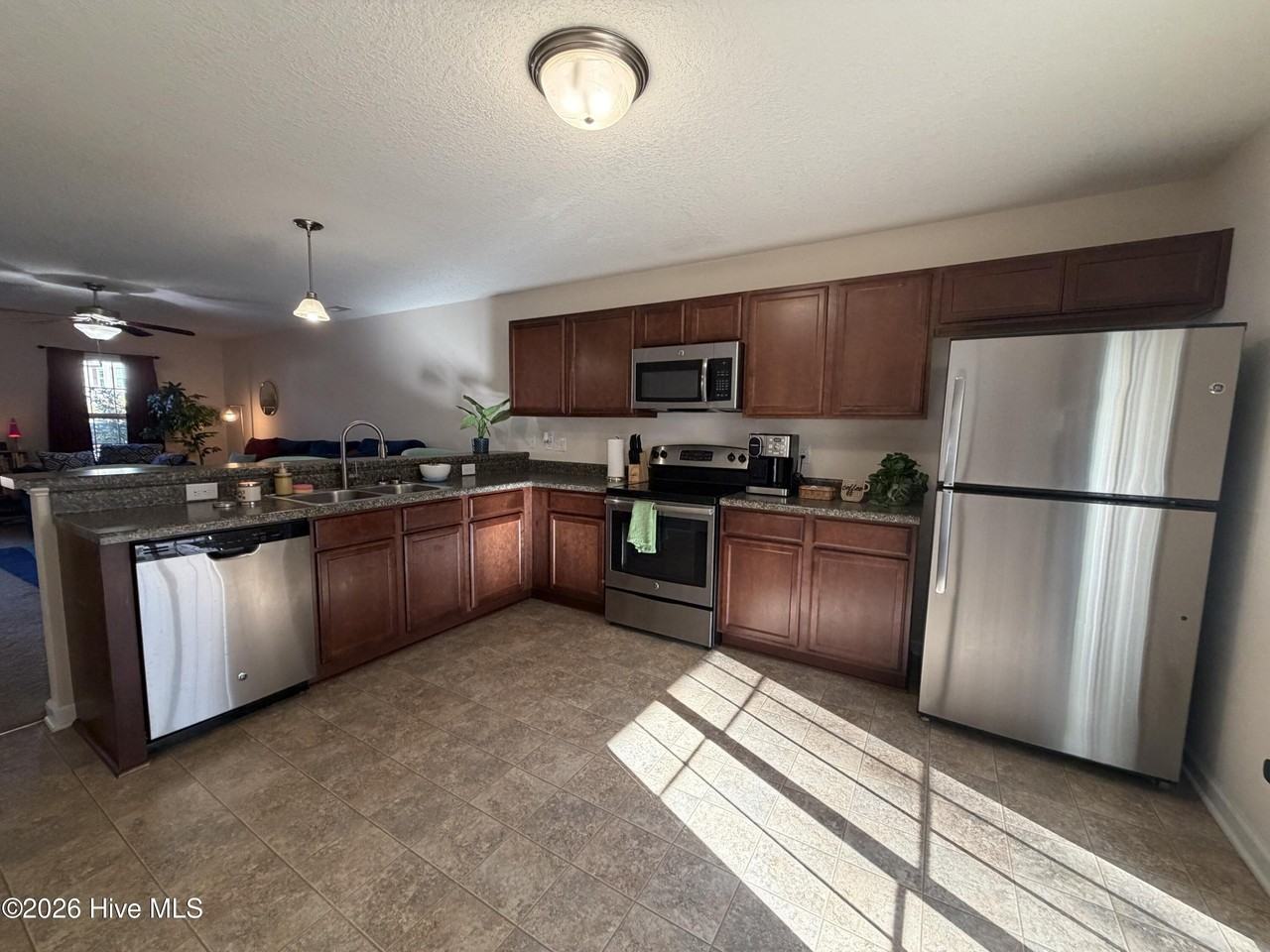 116 W Murrow Ln - Photo 4 of 10