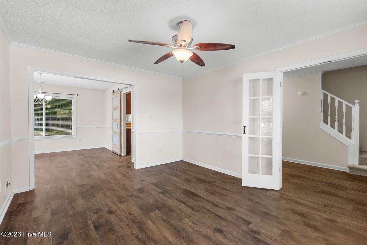 108 Erskine Ct - Photo 2 of 28