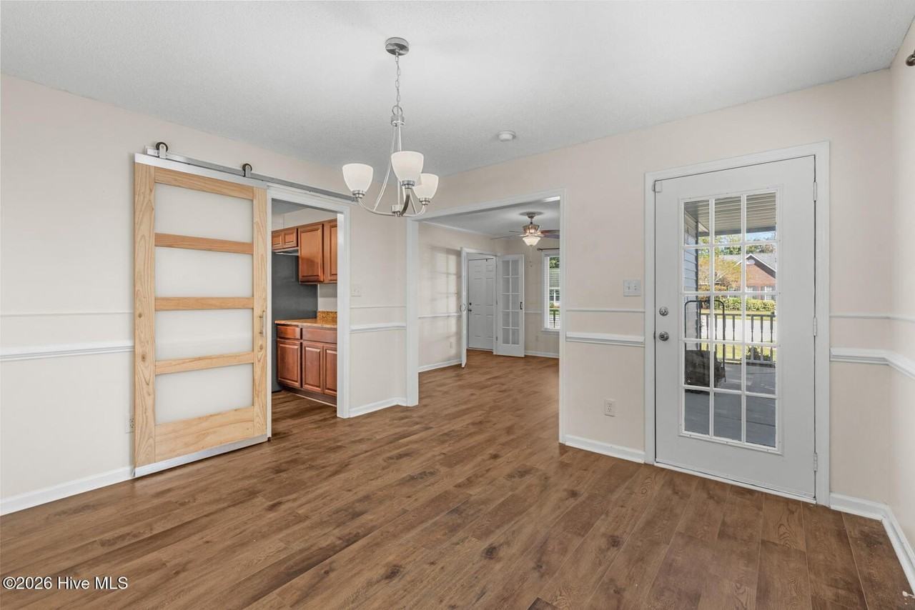 108 Erskine Ct - Photo 3 of 28