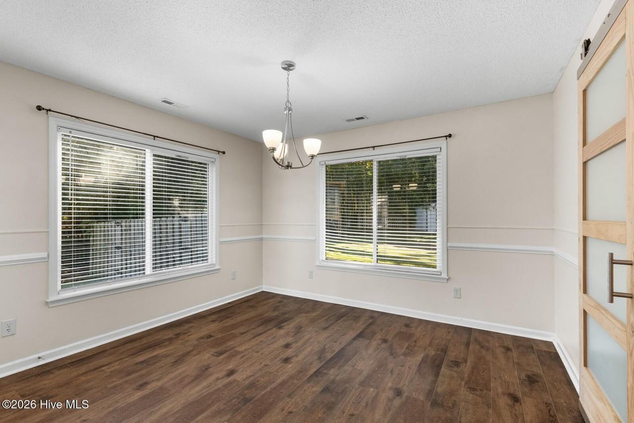 108 Erskine Ct - Photo 4 of 28