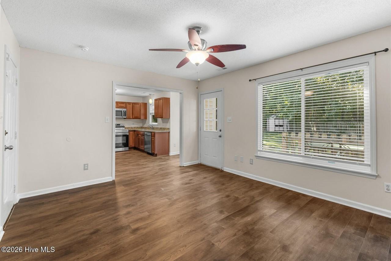 108 Erskine Ct - Photo 6 of 28