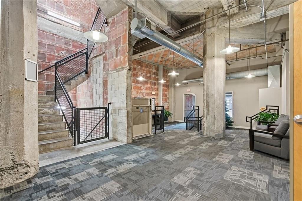 321 W 7th St #402 - Photo 4 of 35