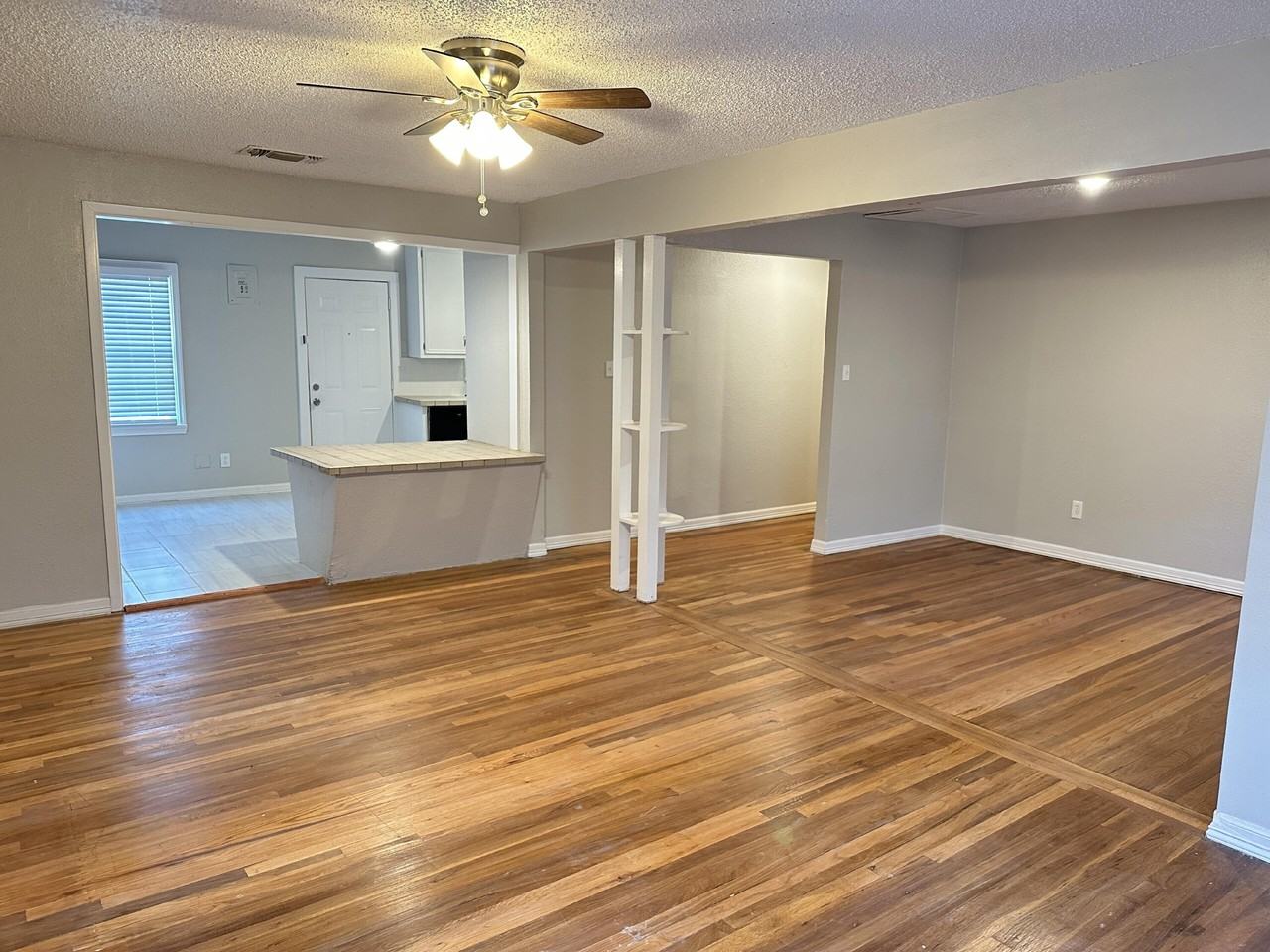 2314 32nd St - Photo 2 of 11