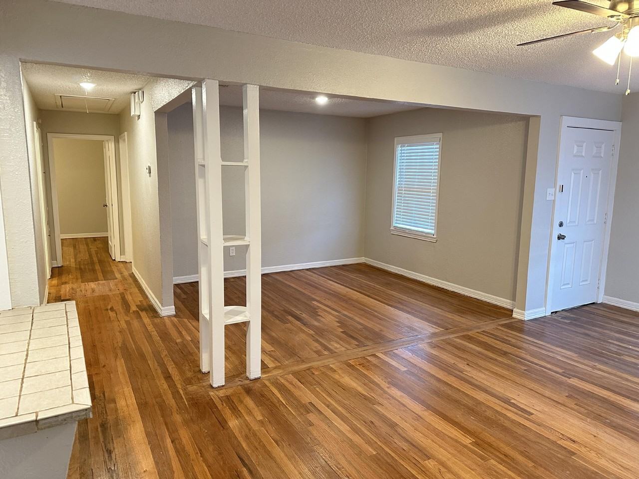2314 32nd St - Photo 3 of 11