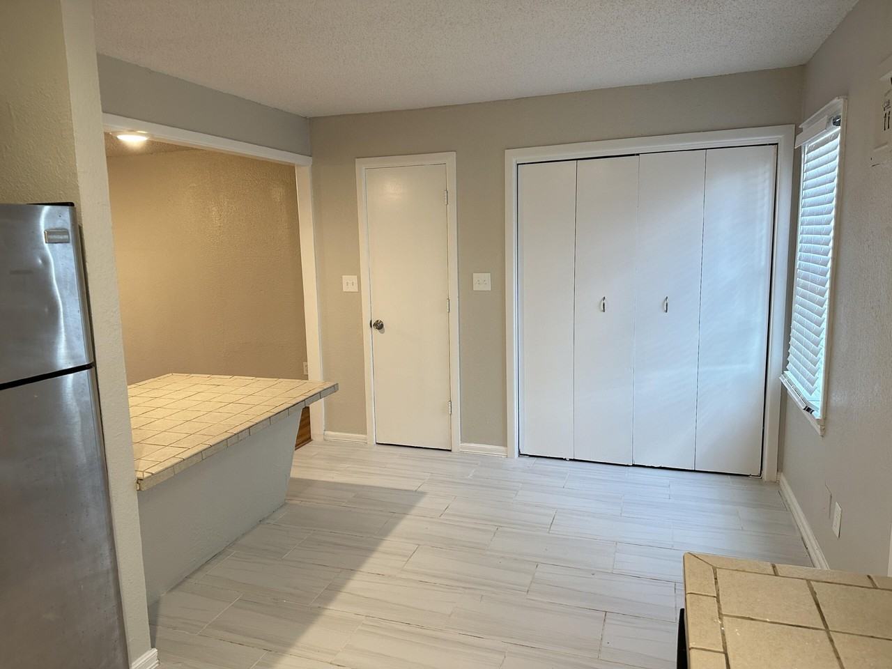 2314 32nd St - Photo 7 of 11