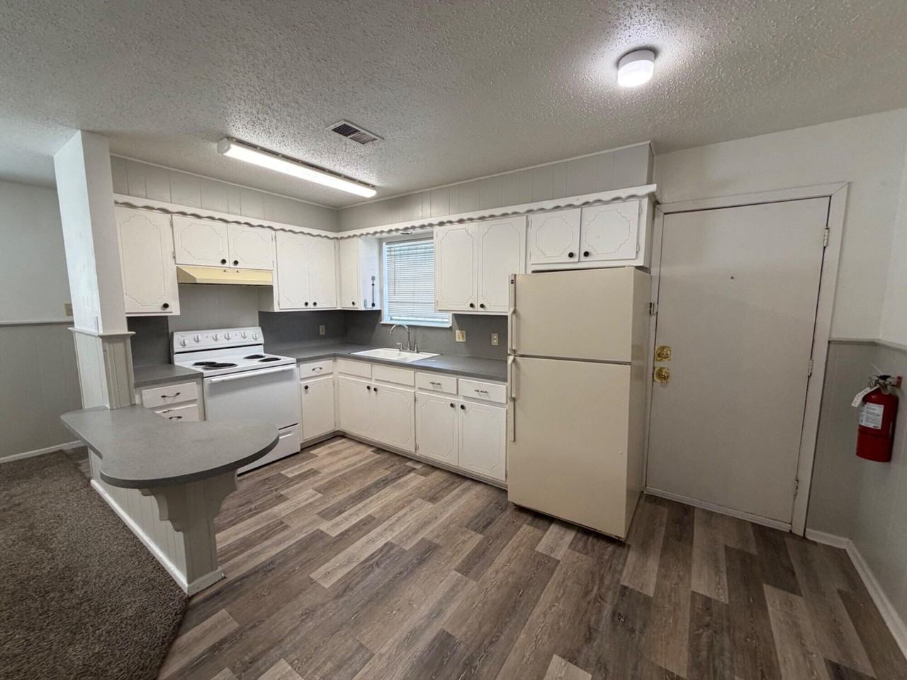 2116 40th St #B - Photo 4 of 7