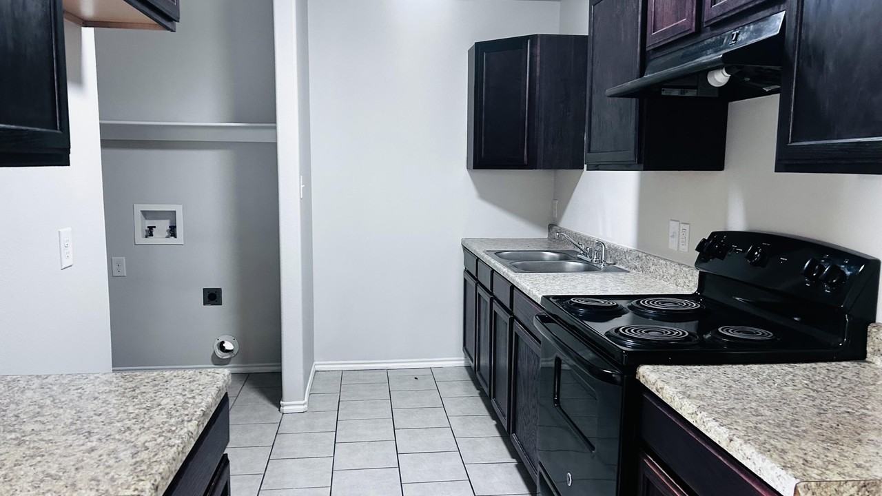 8903 Terrell Ave - Photo 3 of 15