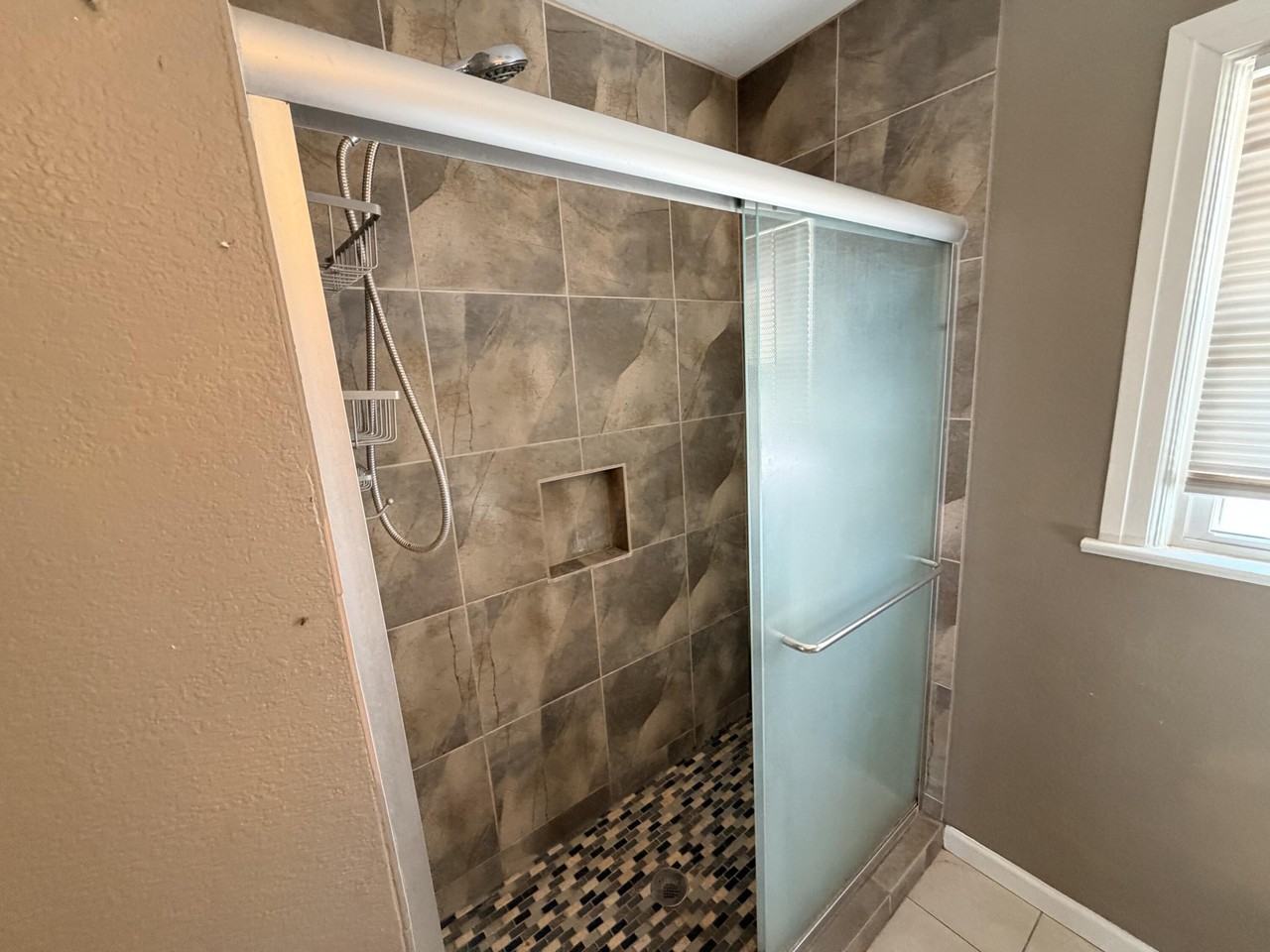 1909 20th St - Photo 6 of 15