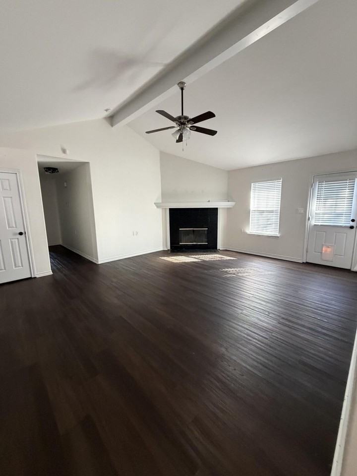 2316 101st St - Photo 2 of 19