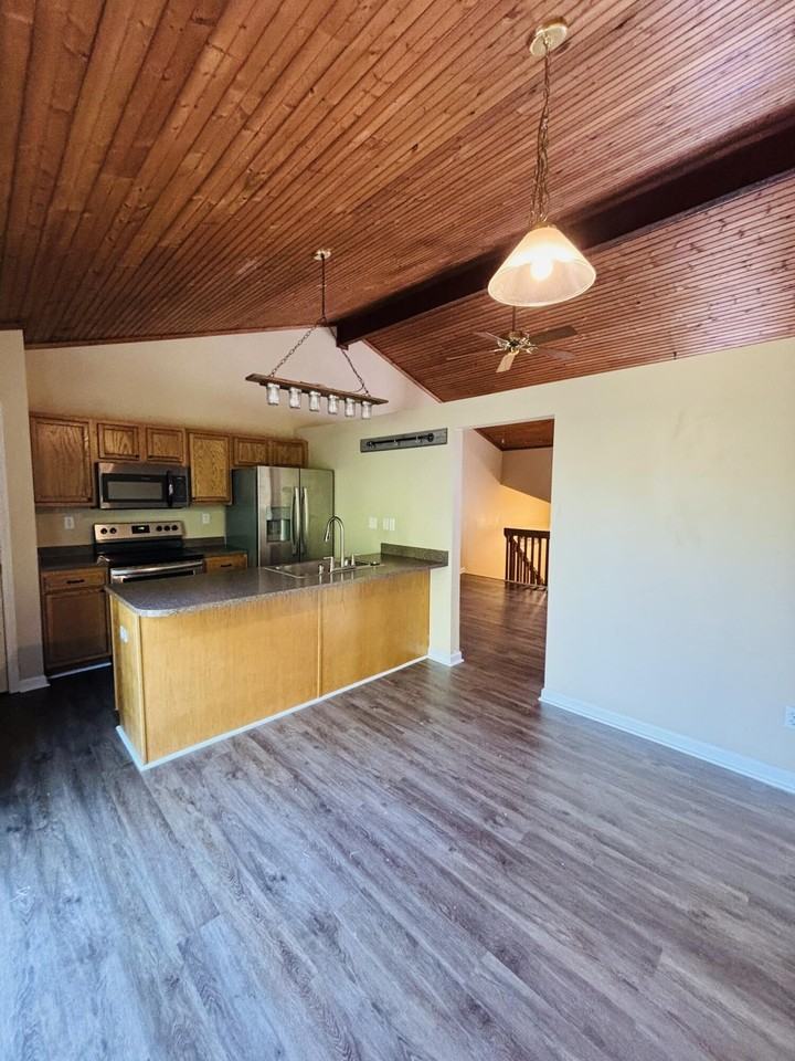 3539 Lochdale Ter - Photo 3 of 11