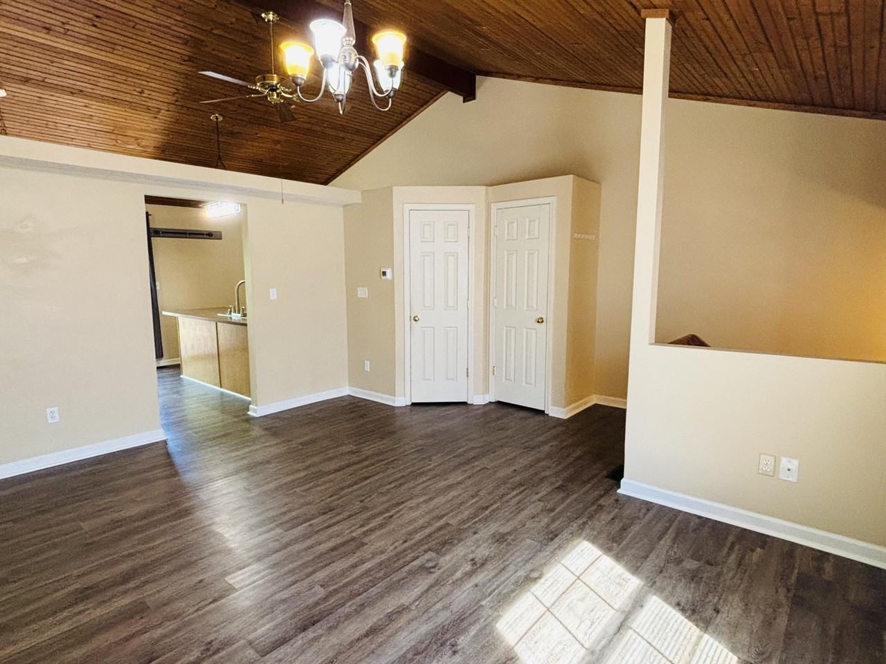 3539 Lochdale Ter - Photo 4 of 11