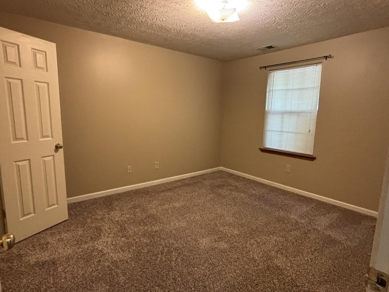 3539 Lochdale Ter - Photo 7 of 11