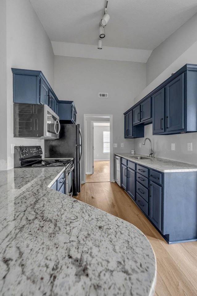3056 Shady Knoll Rst - Photo 4 of 16