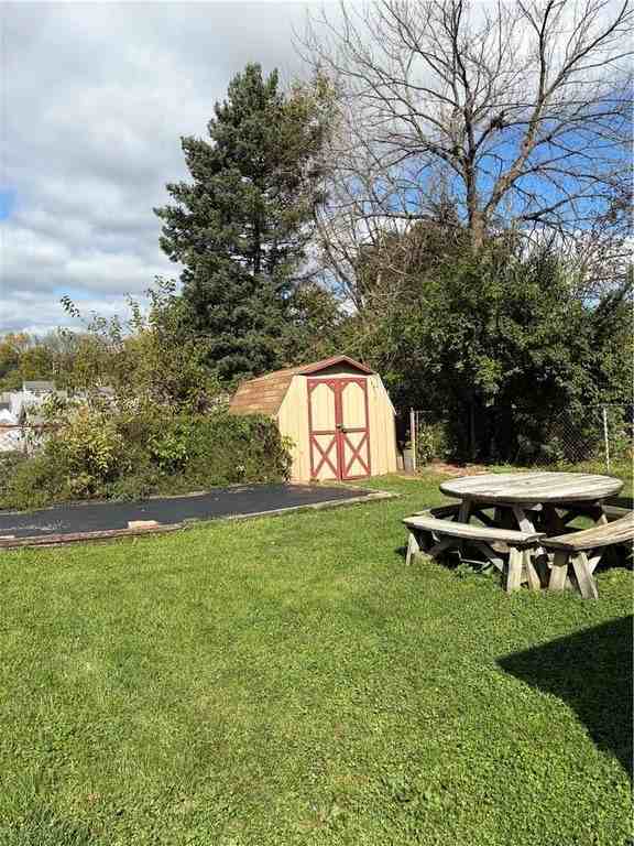 282 Poplar St - Photo 4 of 25